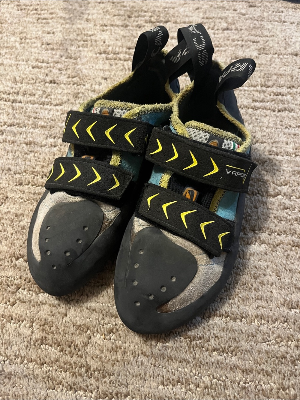 SCARPA Vapor V women’s climbing shoes- need resoling
